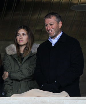 Chelsea owner Roman Abramovich wins battle of Russian oligarchs